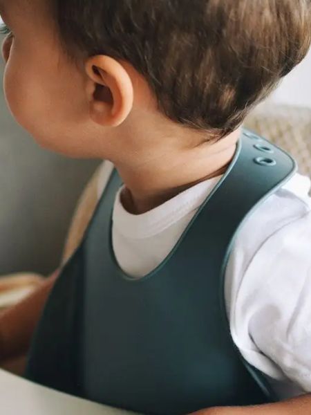 Beaba Детский нагрудник силиконовый BAVOIR SILICONE 