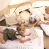 Stokke CloudSleeper — компактная детская кроватка для путешествий