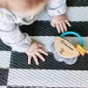 Hape Музыкальная игрушка 2-в-1: бубен и погремушка для малышей