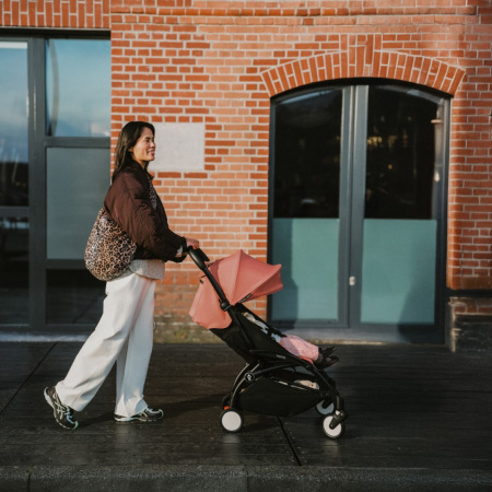 Stokke YOYO3 White Ginger белая рама и розовый прогулочный блок
