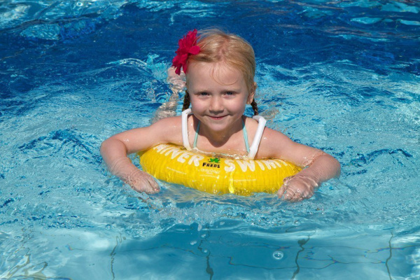 Swimtrainer Classic Надувной круг для игр на воде желтый 4-8 л.