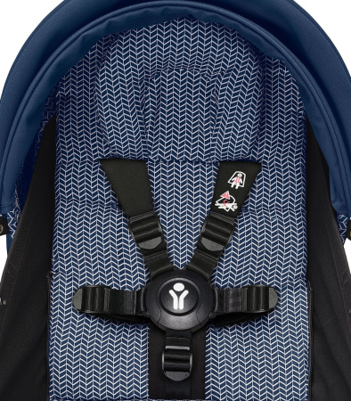 Stokke YOYO³ 2 в 1 White/Air France Blue с мягкой люлькой для новорождённого