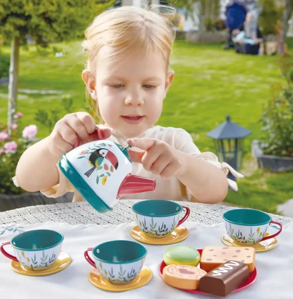 Hape Игровой набор "Делюкс комплект" игрушечной посуды и еды в чемоданчике Время чаепития