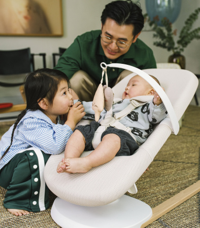 Stokke Кресло-качалка Stokke® Yoga™ Light Sand