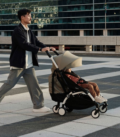 Stokke YOYO3 White Taupe белая рама и бежевый прогулочный блок